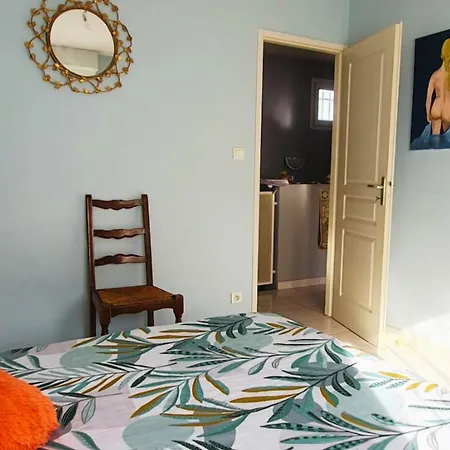 民宿 Sdb Privee, Parking, Wifi & Bureau *